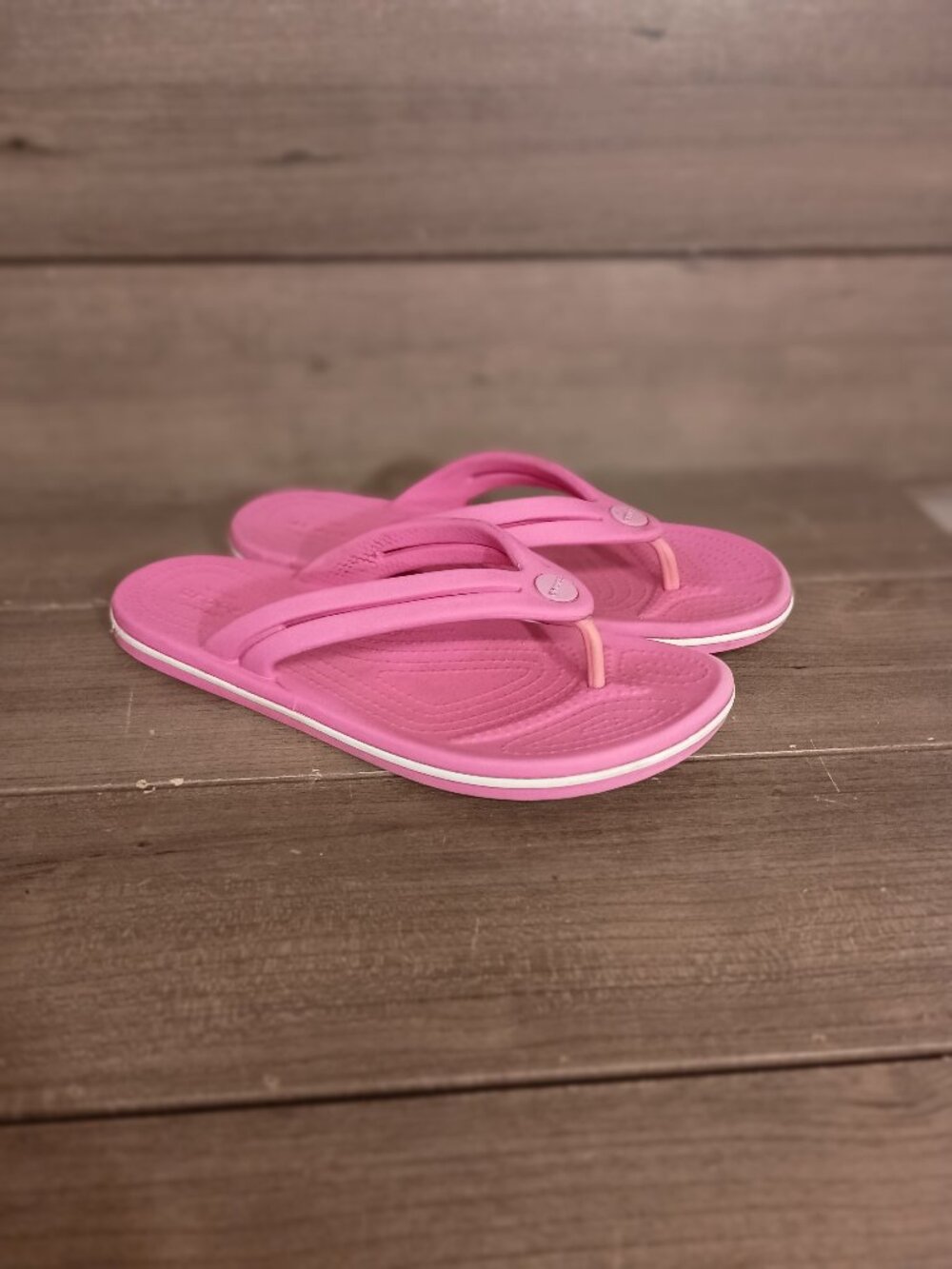 Crocs Flip Flop Thong Sandals Women Size 6 Hot Pink